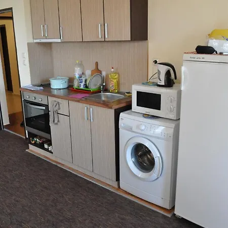 St. George Νεσέμπαρ